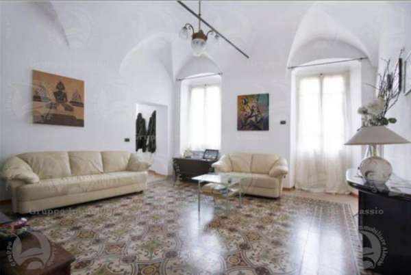 Foto Laigueglia, ampio appartamento nel centro storico