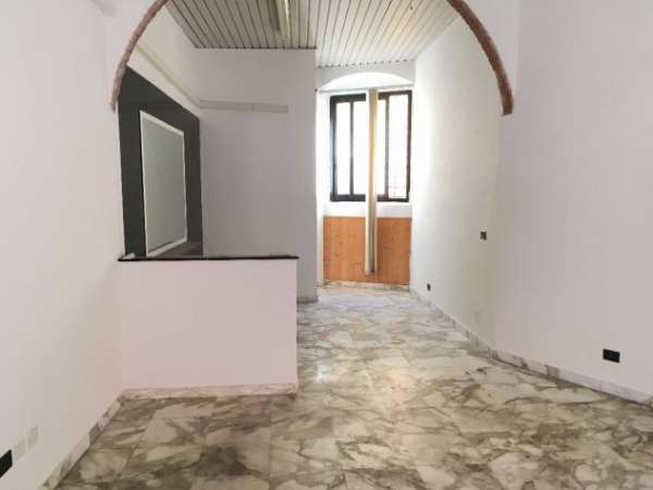 Foto Locale comm.le/Fondo in vendita a Carrara 60 mq  Rif: 920606