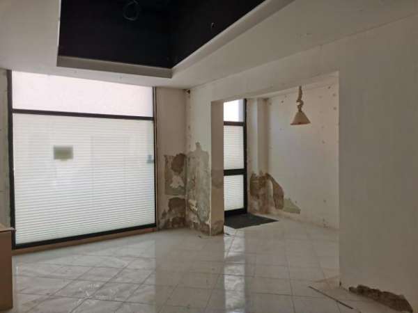 Foto Locale comm.le/Fondo in vendita a Poggibonsi 98 mq  Rif: 1249347