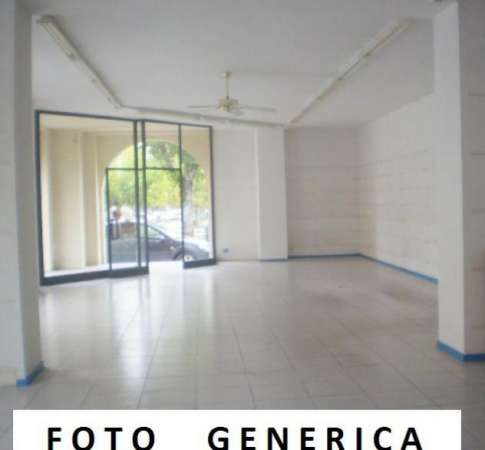 Foto Locale comm.le/Fondo in vendita a Ponticelli - Santa Maria a Monte 180 mq  Rif: 1319353