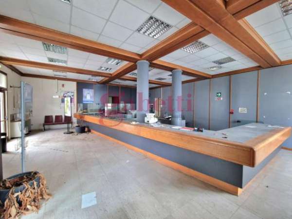 Foto Locale comm.le/Fondo in vendita a Ripafratta - San Giuliano Terme 255 mq  Rif: 1325563
