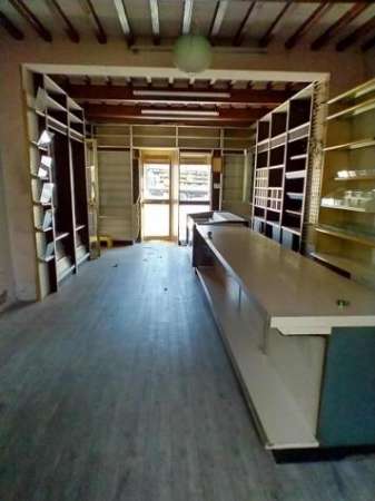 Foto Locale comm.le/Fondo in vendita a San Giuliano Terme 55 mq  Rif: 1089152