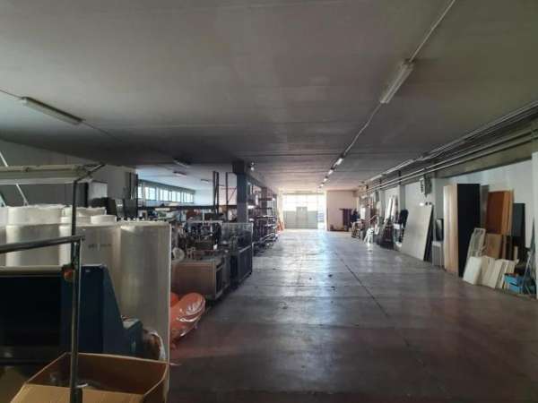 Foto Locale comm.le/Fondo in vendita a Spicchio - Vinci 700 mq  Rif: 1033768