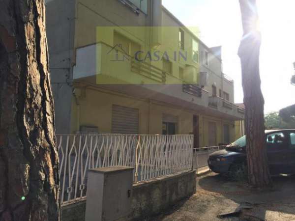 Foto Locale Commerciale - Silvi . Rif.: V/Com