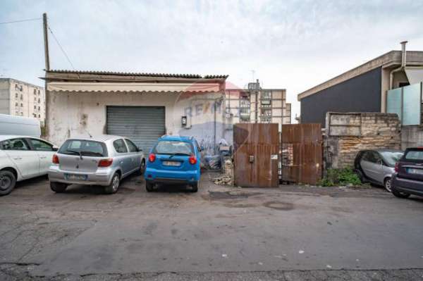 Foto Locale Commerciale in vendita a Catania, Via Palermo - Nesima