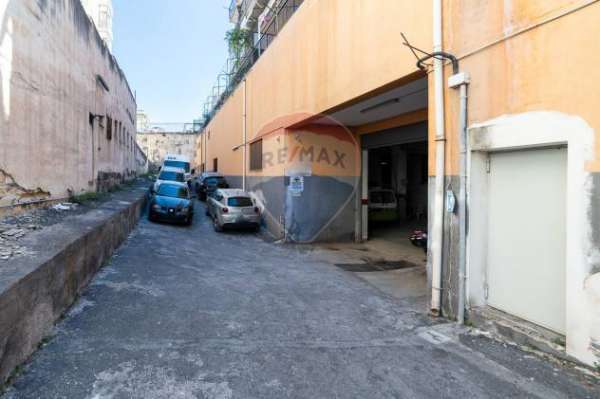 Foto Locale Commerciale in vendita a Catania, Viale M. Rapisardi - Lavaggi