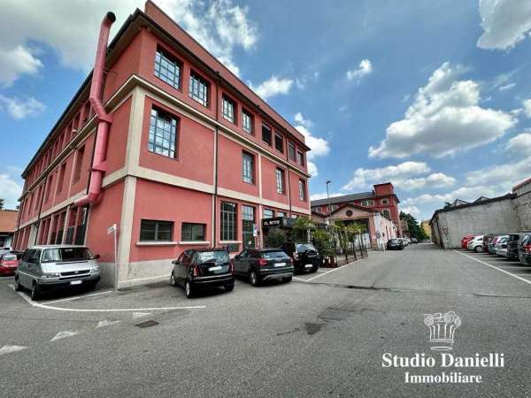 Foto Loft - Open Space in Vendita a Carate Brianza Piazza Risorgimento