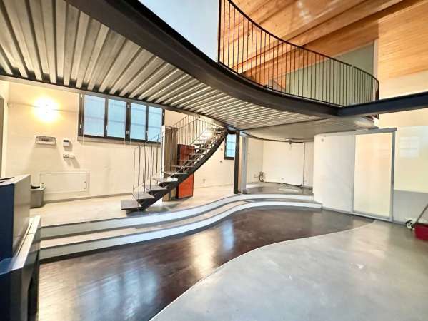 Foto Loft - Open Space in Vendita a Legnano VIA CESARE BALBO