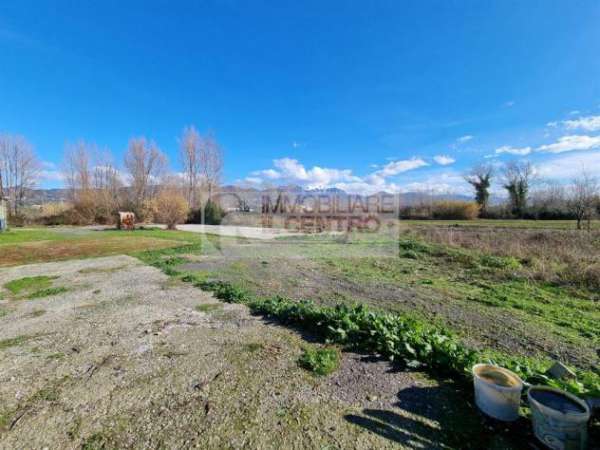 Foto Lotto di terreno con progetto approvato