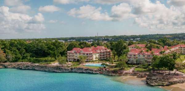 Foto Lusso caraibico: Villa fronte mare con piscina a Hispaniola Beach, Sos�a, DR