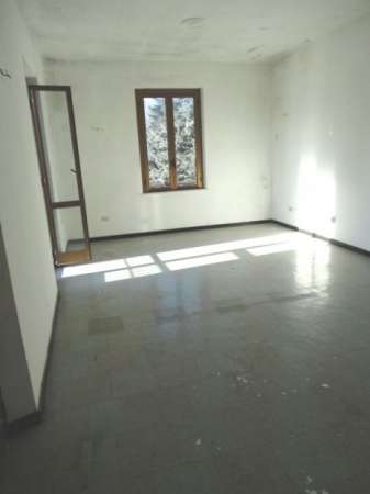 Foto M 432-Mulazzo-centrale,servizii a piedi-Facile realizzo terza camera