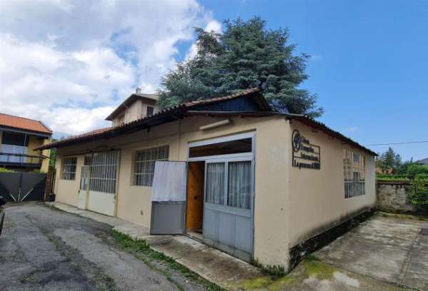 Foto Magazzin di 3 locali in Vendita[150 mq]