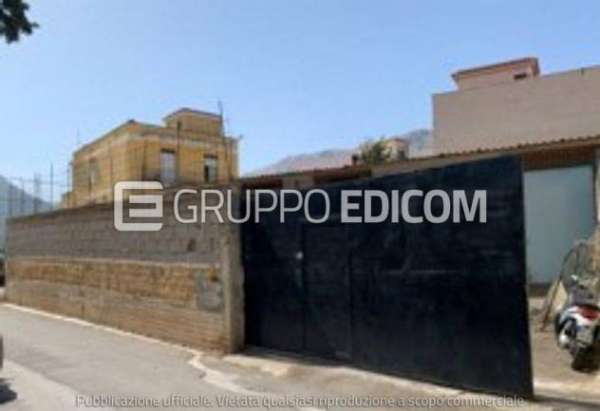 Foto Magazzini e locali di deposito di 272 mq  in vendita a Carini - Rif. 4503247