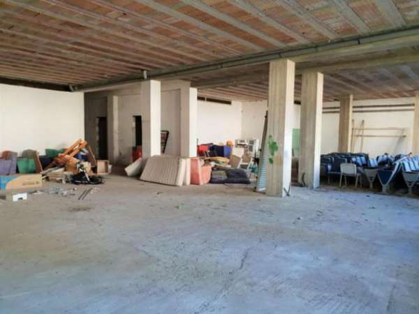 Foto Magazzino a Lizzanello - Rif. 9714