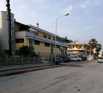 Foto Magazzino in Vendita, 1 Locale, 226 mq, Altidona (Marina di Alti