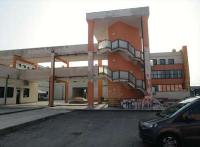 Foto Magazzino in Vendita, 1 Locale, 303 mq, Magenta