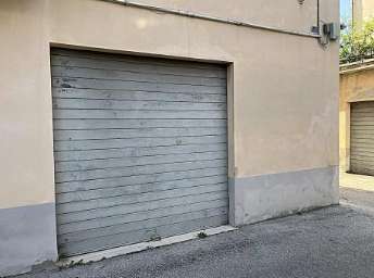 Foto Magazzino in Vendita, 1 Locale, 84 mq, Falconara Marittima