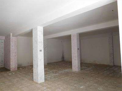 Foto Magazzino in Vendita, 2 Locali, 280 mq, Canicatt�