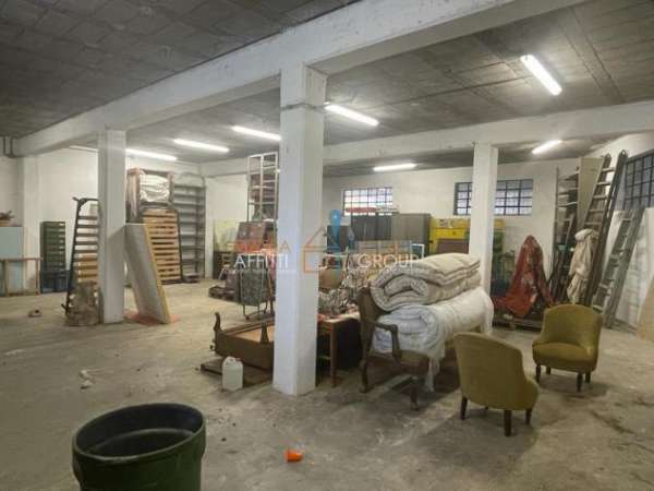 Foto Magazzino in vendita a Carrara