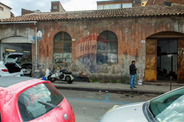 Foto Magazzino in vendita a Catania, Via Etnea - via Umberto