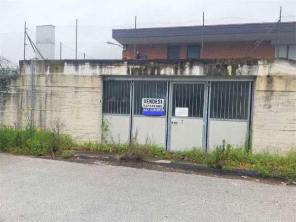 Foto Magazzino in vendita a Jesi - 3 locali 430mq