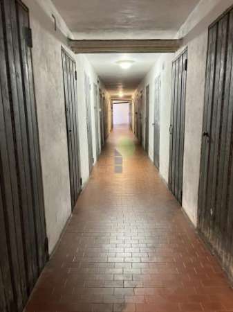 Foto Magazzino in vendita a Livorno