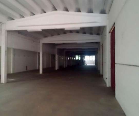 Foto Magazzino in vendita a Pioltello - 4 locali 2200mq