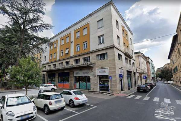 Foto Magazzino/Archivio di mq. 300 centrale a Terni