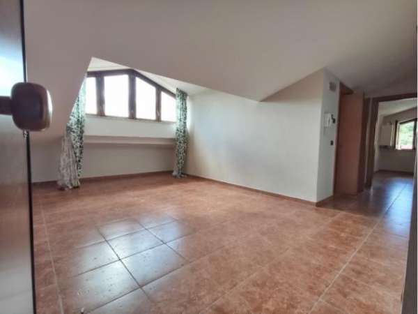 Foto Mansarda in strada provinciale 163