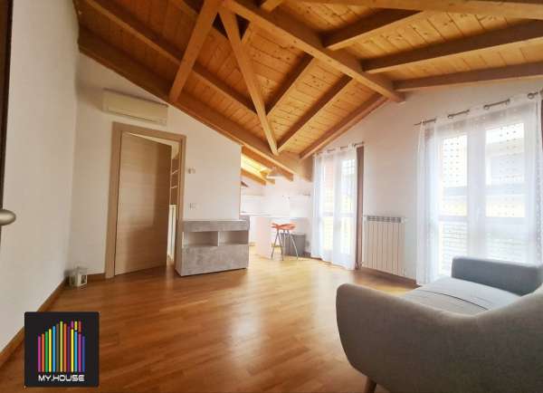 Foto Mansarda in vendita a Gallarate
