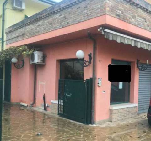 Foto Negozio - Mirano . Rif.: 2024829VE