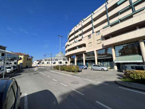 Foto Negozio a Verona - Rif. 075