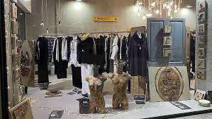 Foto NEGOZIO ABBIGLIAMENTO DONNA  ED ACCESSORI MODA
