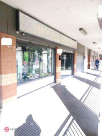 Foto Negozio di 140mq in Via san biagio platani 200 a Roma