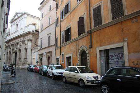 Foto Negozio in Vendita, 2 Locali, 240 mq, Roma (Centro Storico)