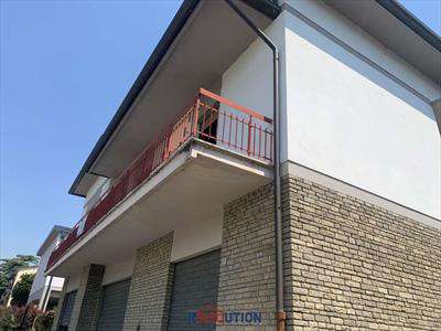 Foto Negozio in Vendita, 3 Locali, 115 mq, Citt� di Castello