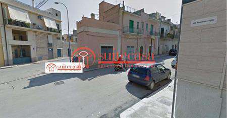 Foto Negozio in Vendita, 4 Locali, 300 mq, Canosa di Puglia
