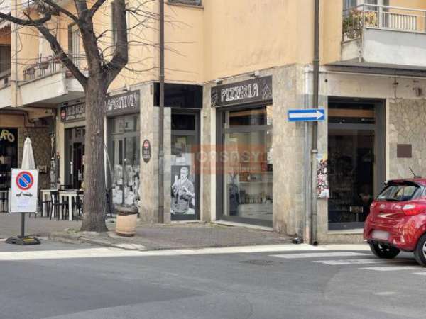 Foto Negozio in vendita a Albenga - 1 locale 400mq