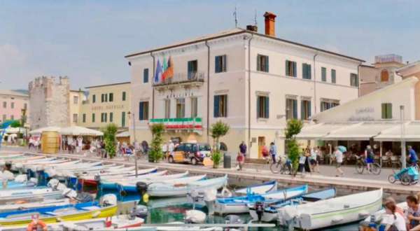 Foto Negozio in Vendita a Bardolino Bardolino