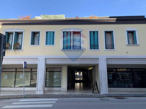 Foto Negozio in vendita a Belluno, Centro