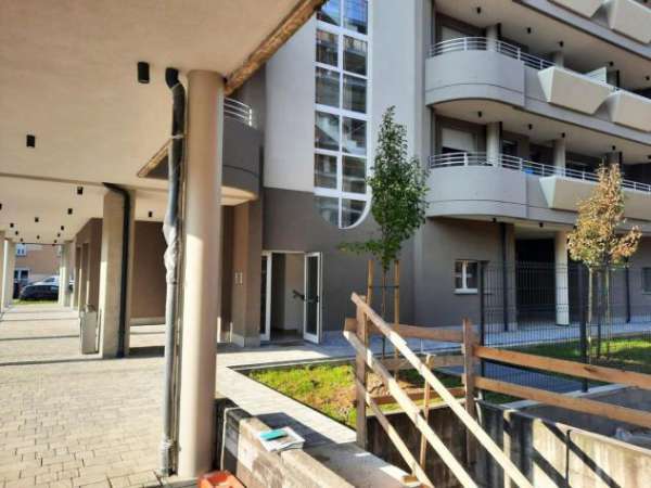 Foto Negozio in vendita a Gorla Minore - 1 locale 129mq
