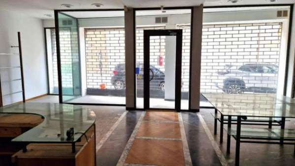 Foto Negozio in vendita a Imola - 5 locali 250mq