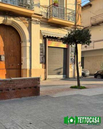Foto Negozio in vendita a Marigliano - 1 locale 100mq