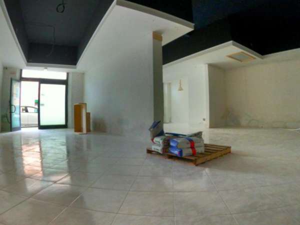 Foto Negozio in vendita a Poggibonsi 160 mq  Rif: 1250134