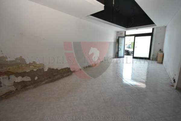Foto Negozio in vendita a Poggibonsi 70 mq  Rif: 1087016