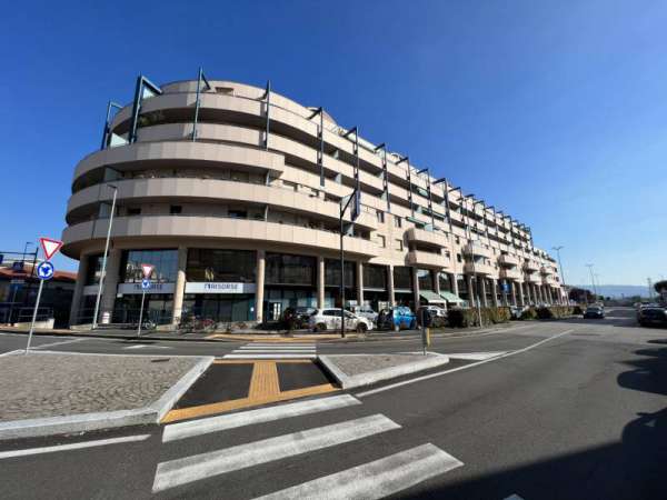 Foto Negozio in Vendita a Verona Borgo Roma