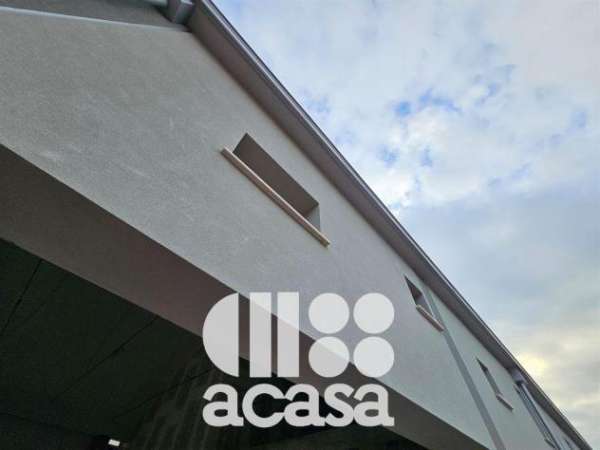 Foto NEGOZIO PALESTRA SHOWROOM