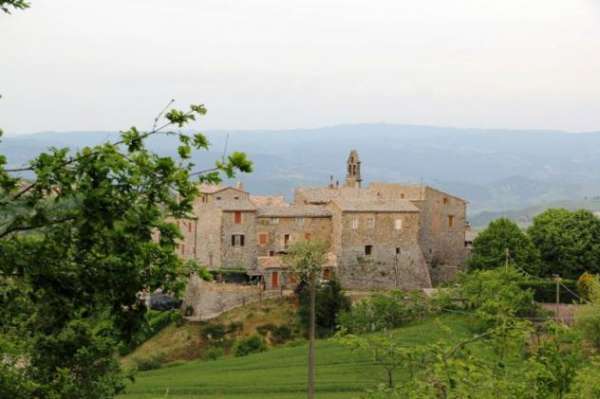 Foto Orvieto (Benano) - In zona panoramica con vista su Orvieto, vendesi lotto di terreno edificabile ricadente di circa 3000 mq.