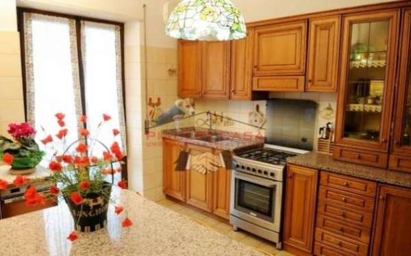 Foto Orvieto (Ciconia) - Appartamento con balconi, garage, magazzino e soffitta in vendita - Riferimento Ap678