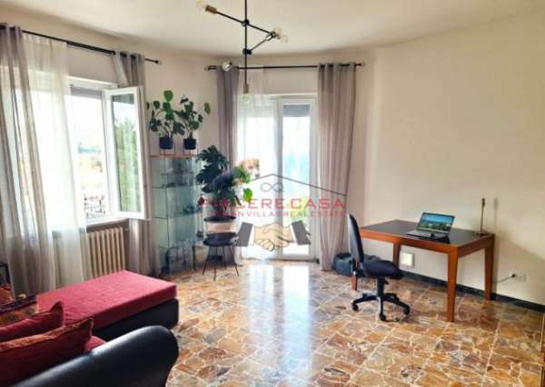 Foto Orvieto scalo - Appartamento al terzo piano con balcone , garage e giardino privato in vendita.